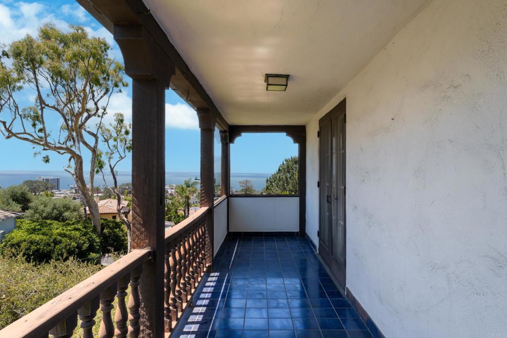 1406 La Jolla Knoll