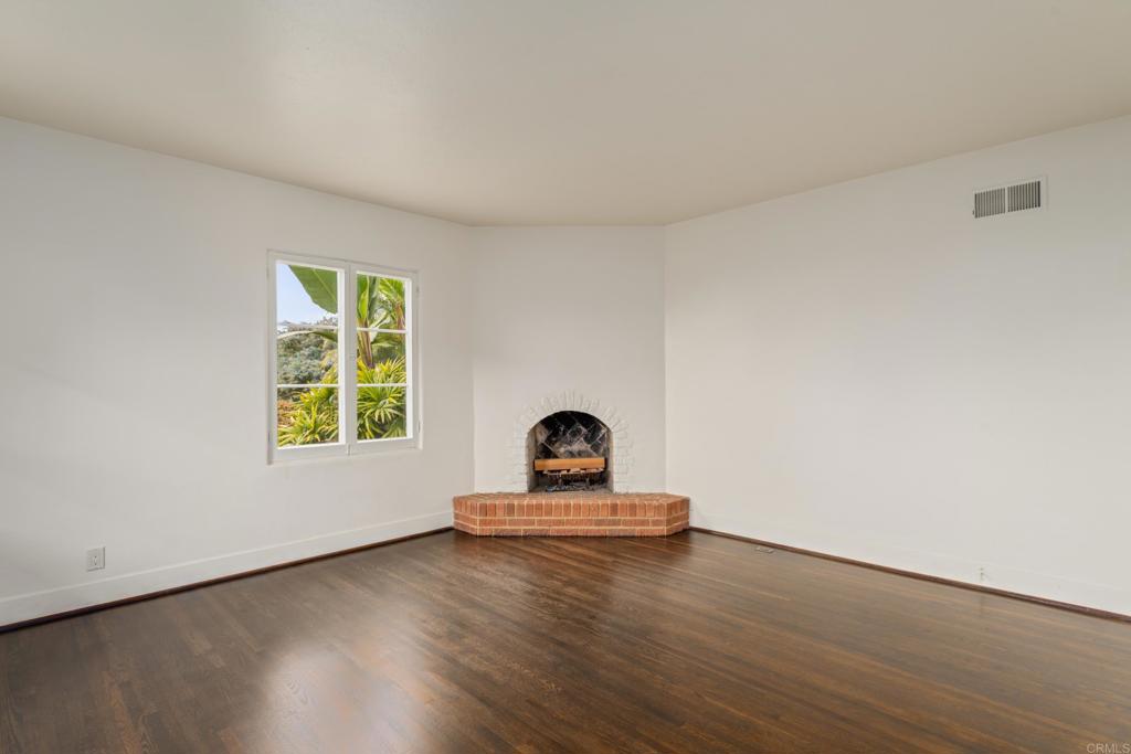 1406 La Jolla Knoll