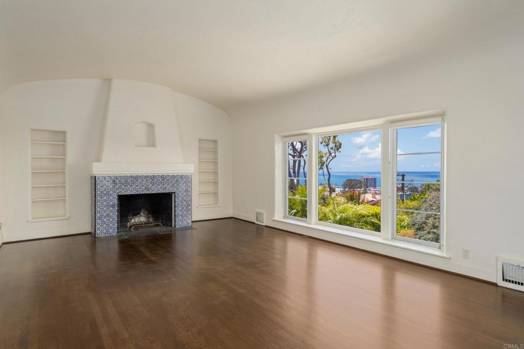 1406 La Jolla Knoll