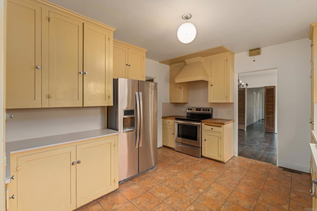 1406 La Jolla Knoll