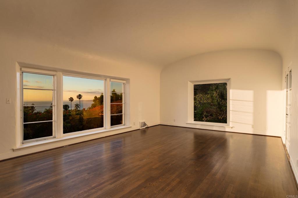 1406 La Jolla Knoll