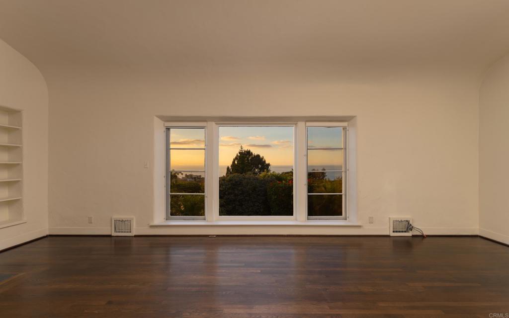 1406 La Jolla Knoll