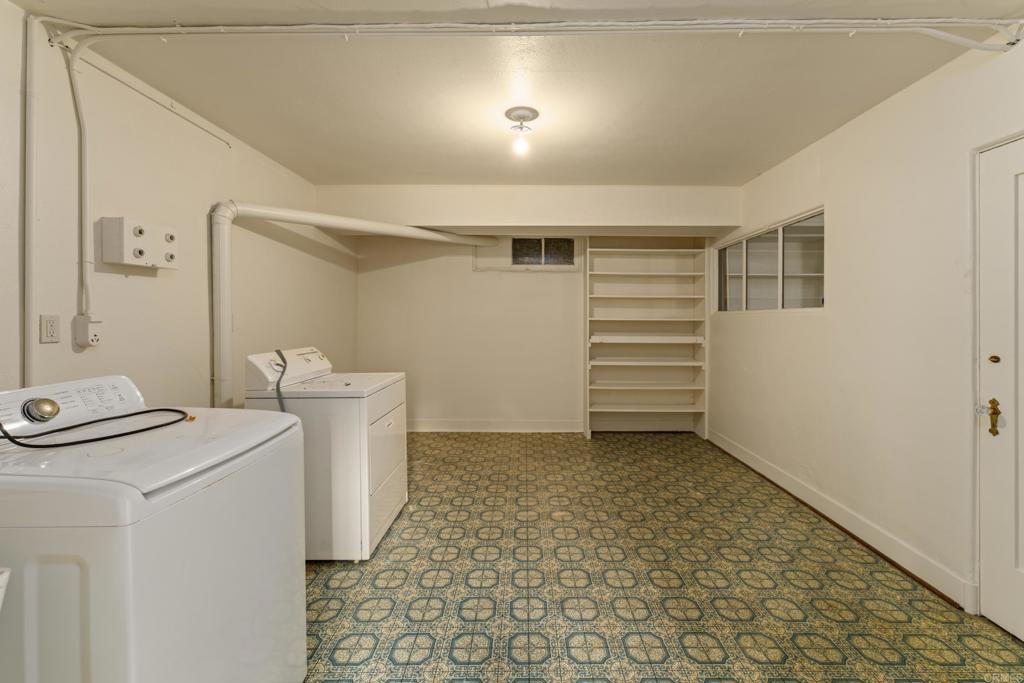 1406 La Jolla Knoll
