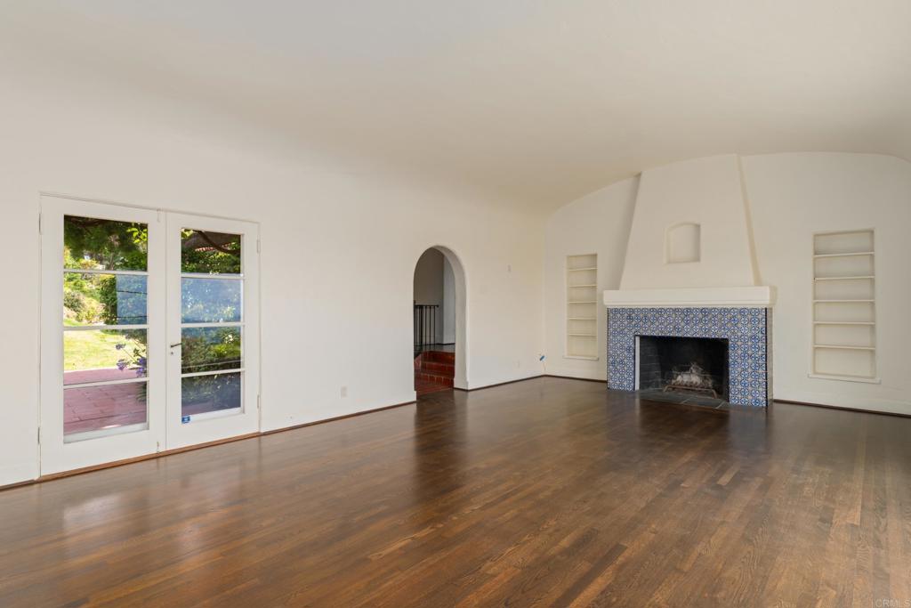 1406 La Jolla Knoll