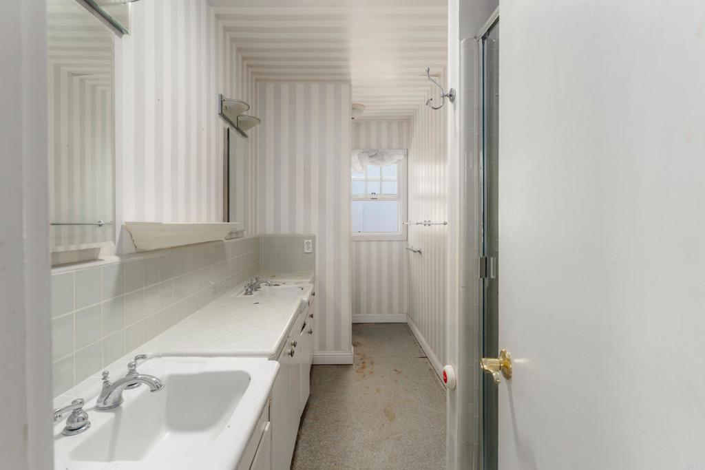 6530 Manana Place