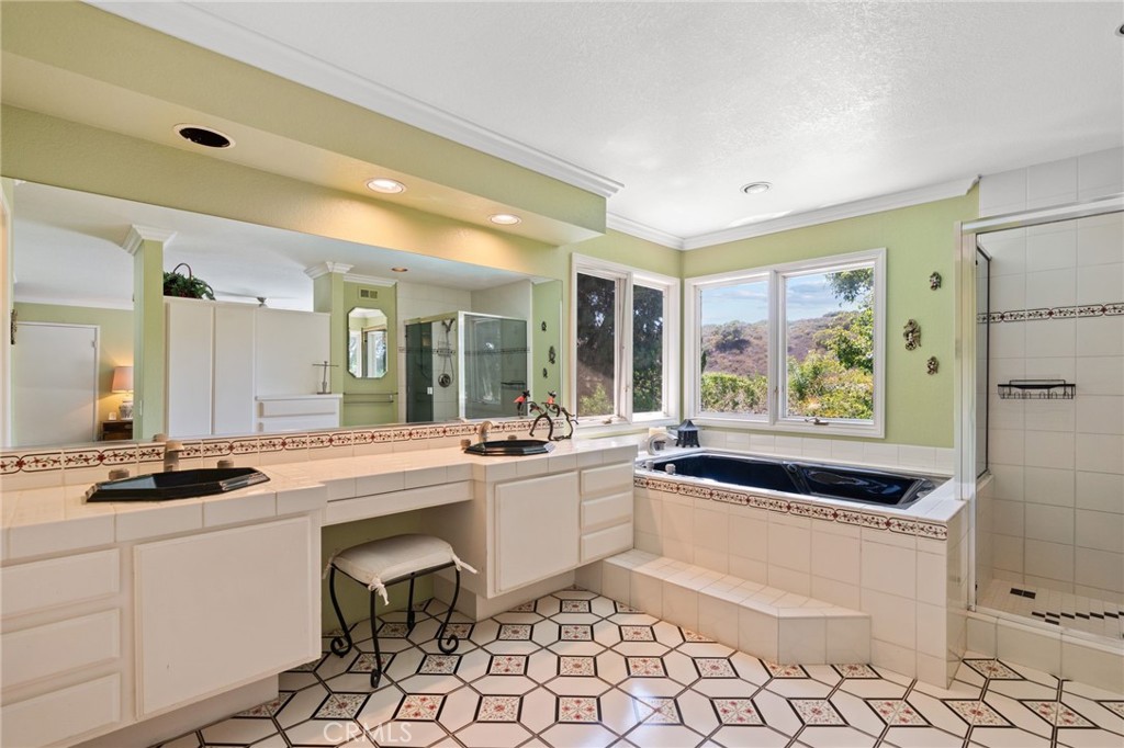 5230 Harbour Heights Court