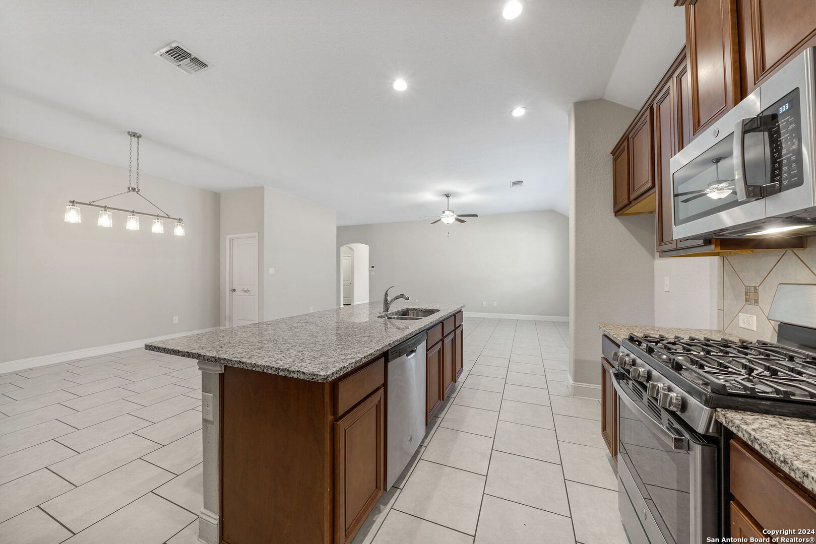 3911 BRAZOS BEND