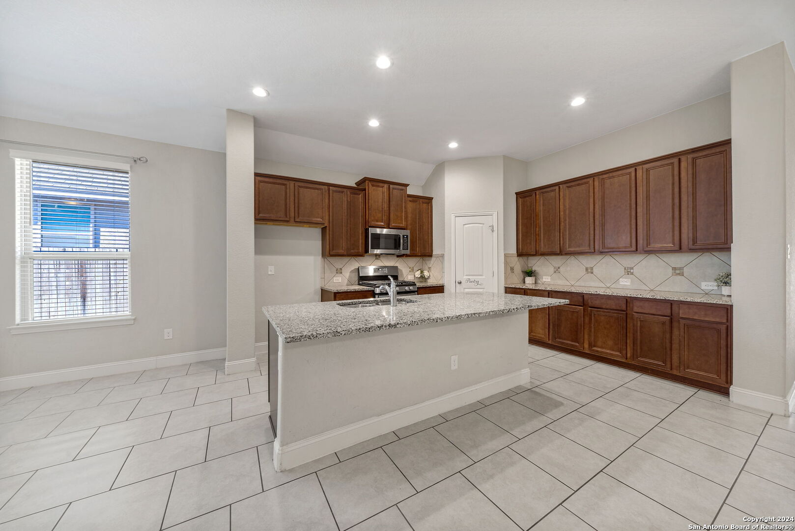 3911 BRAZOS BEND