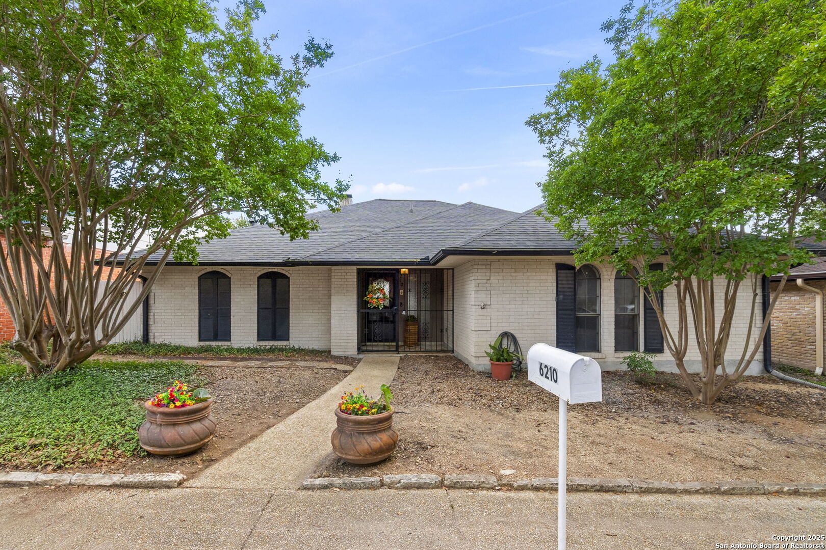 6210 Meadow Grove