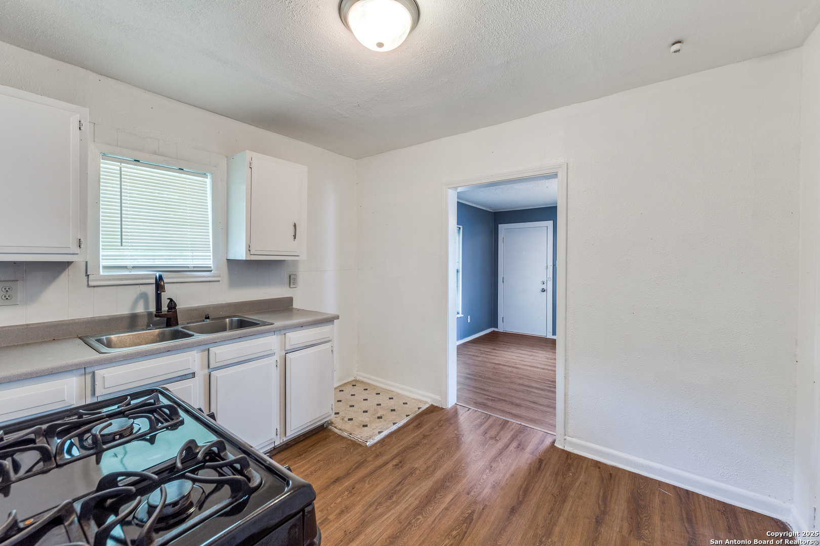 6950 Lark Haven