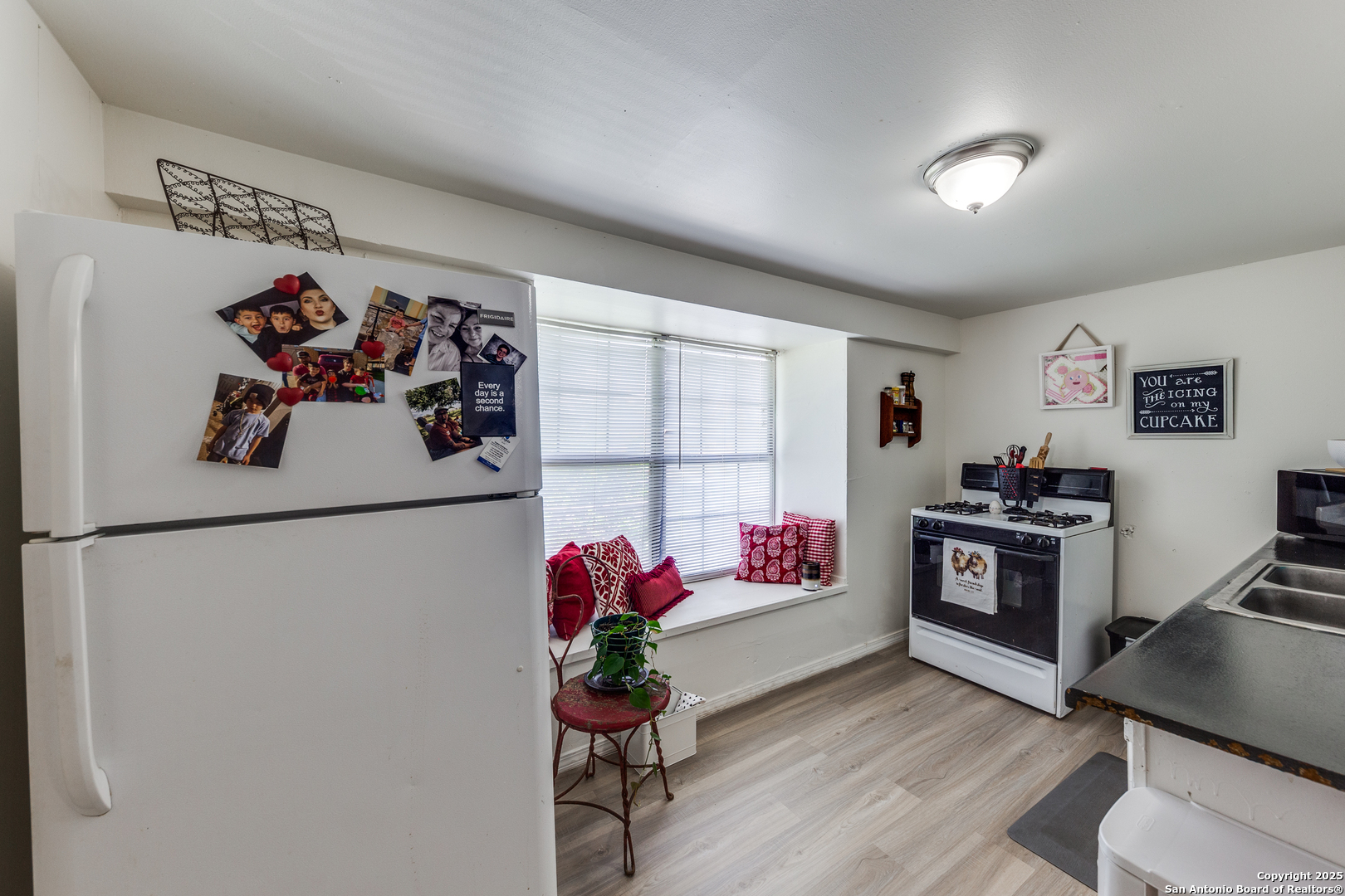 6950 Lark Haven