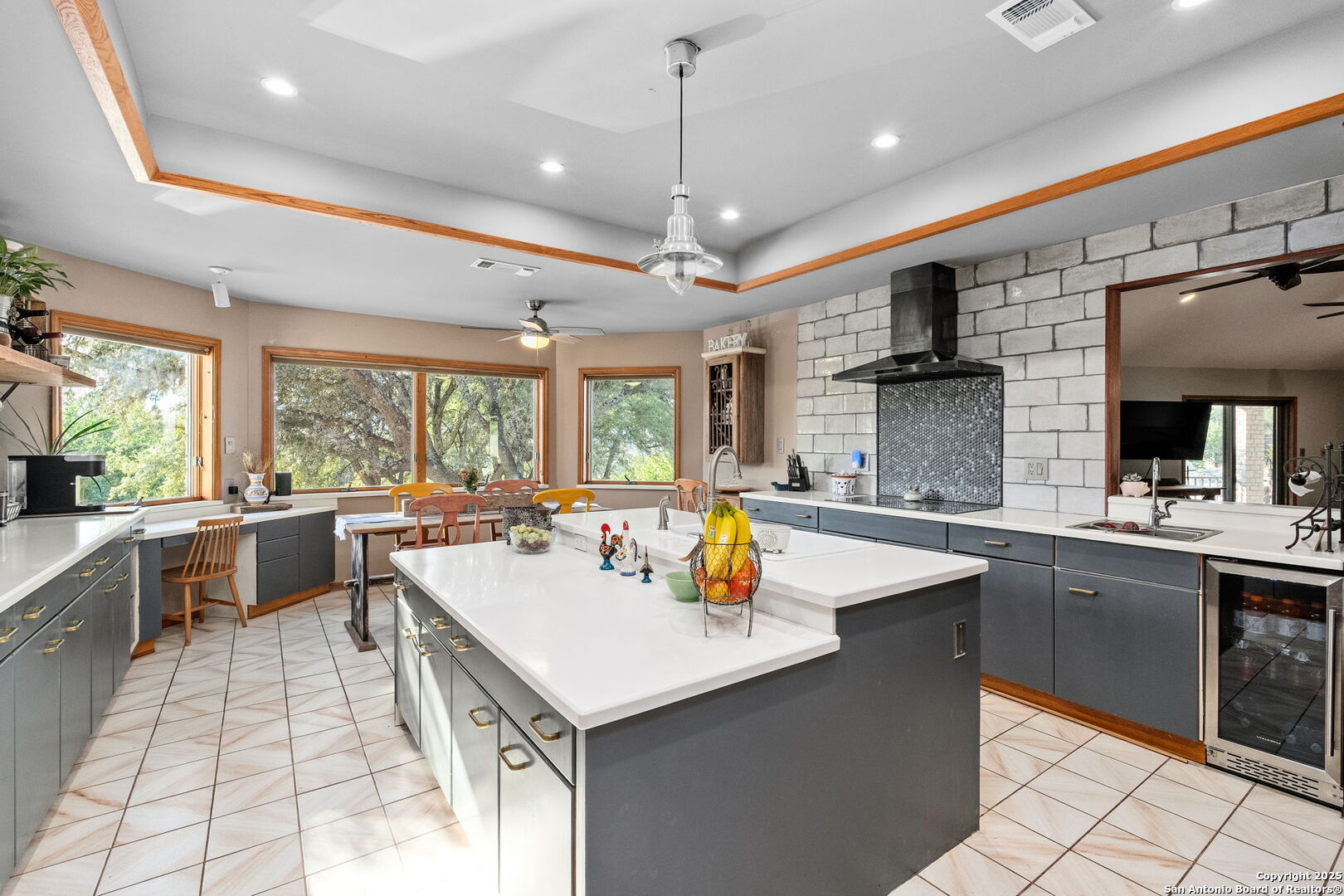 10038 Creekwood