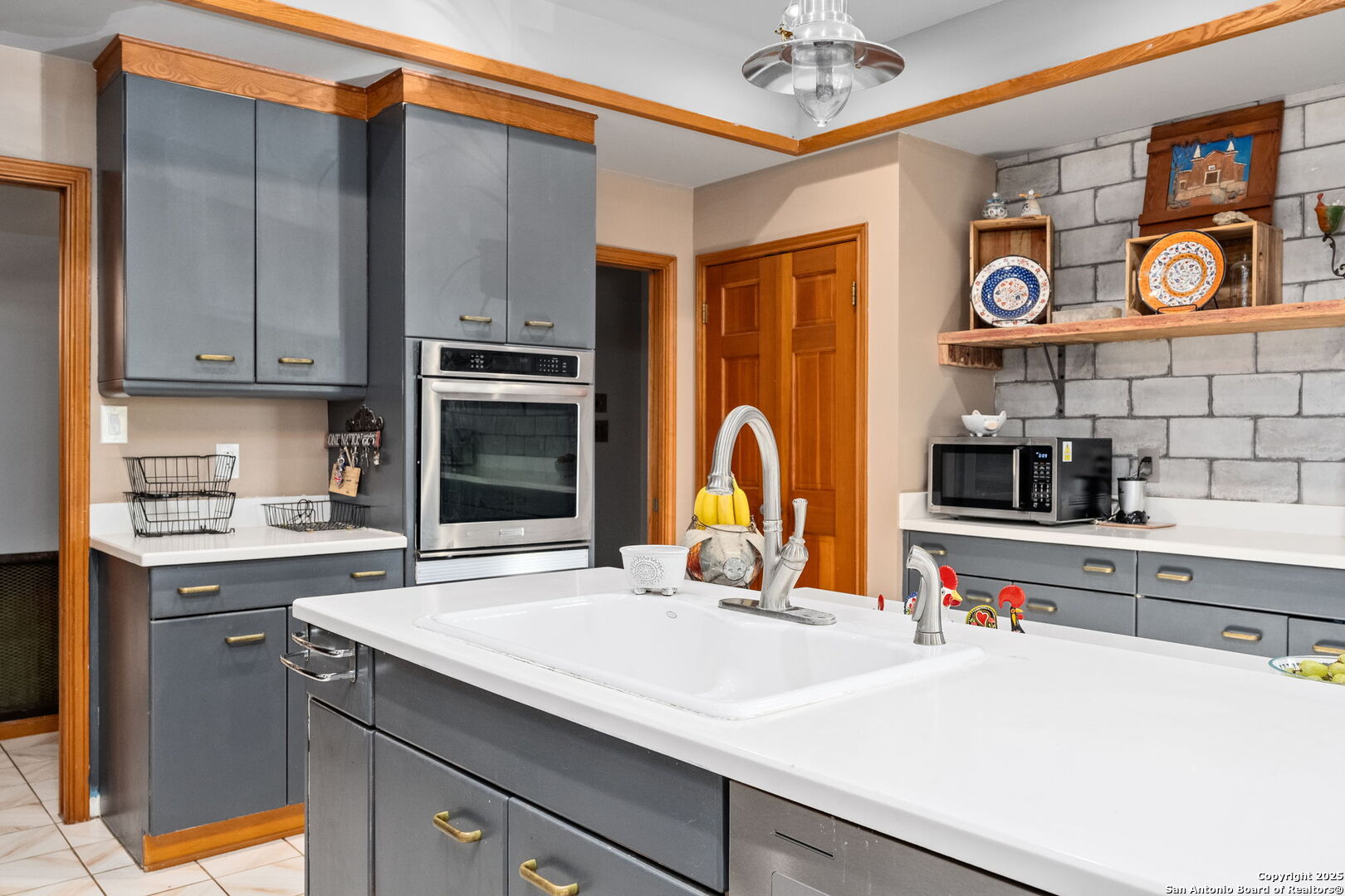 10038 Creekwood