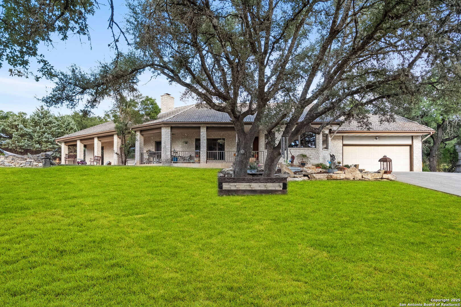 10038 Creekwood
