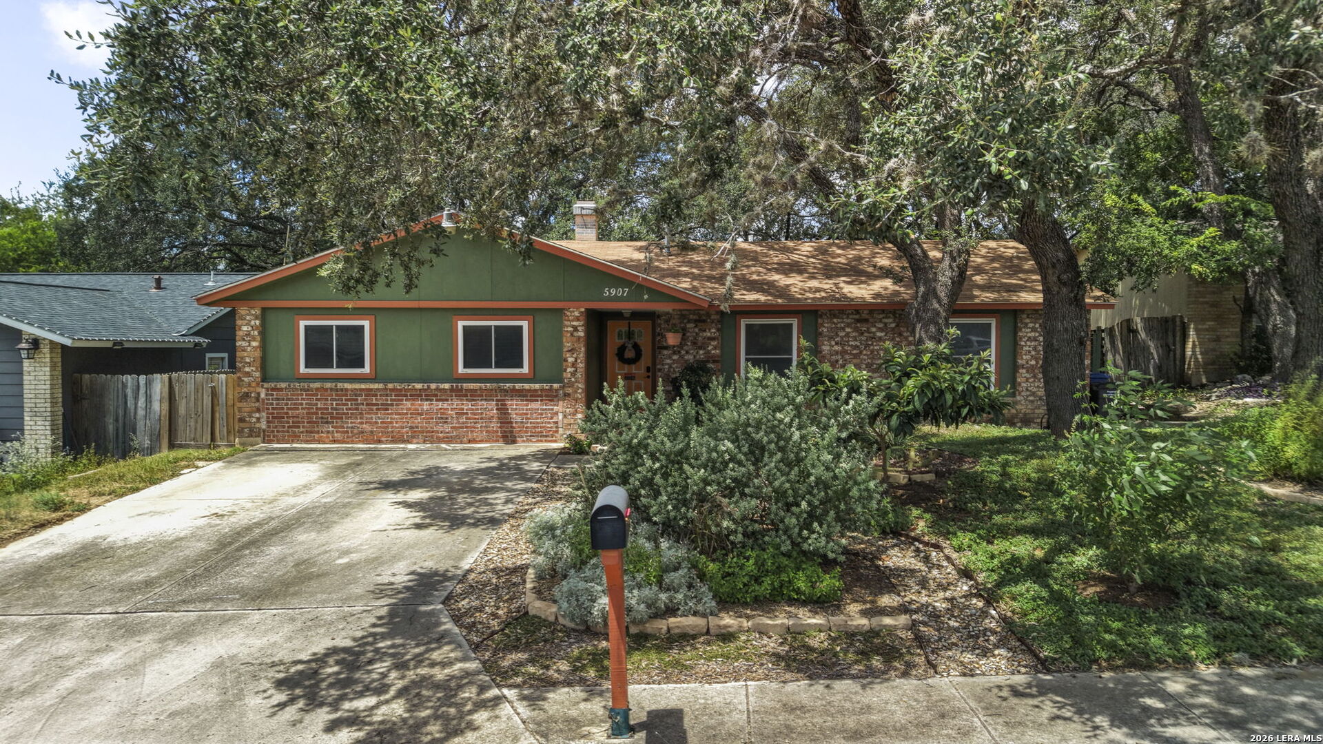 5907 HIDDEN BOULDER ST