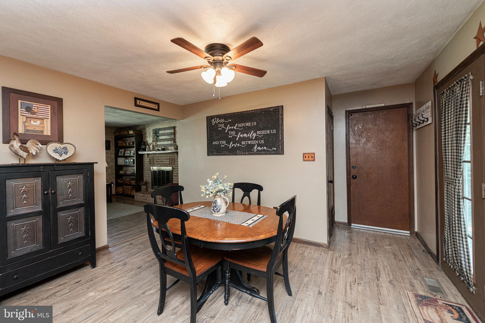 85 COUNTRY LANE