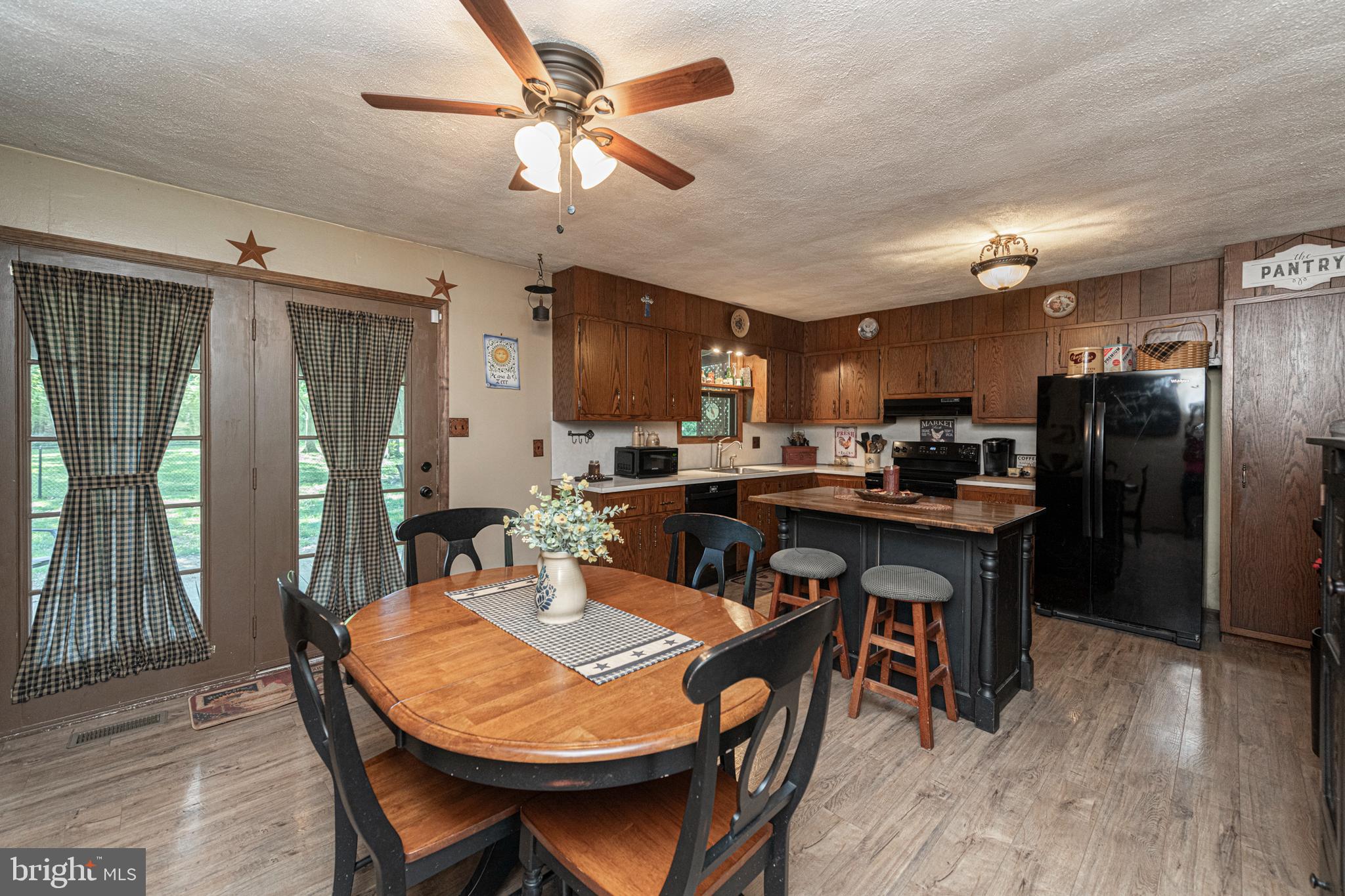 85 COUNTRY LANE