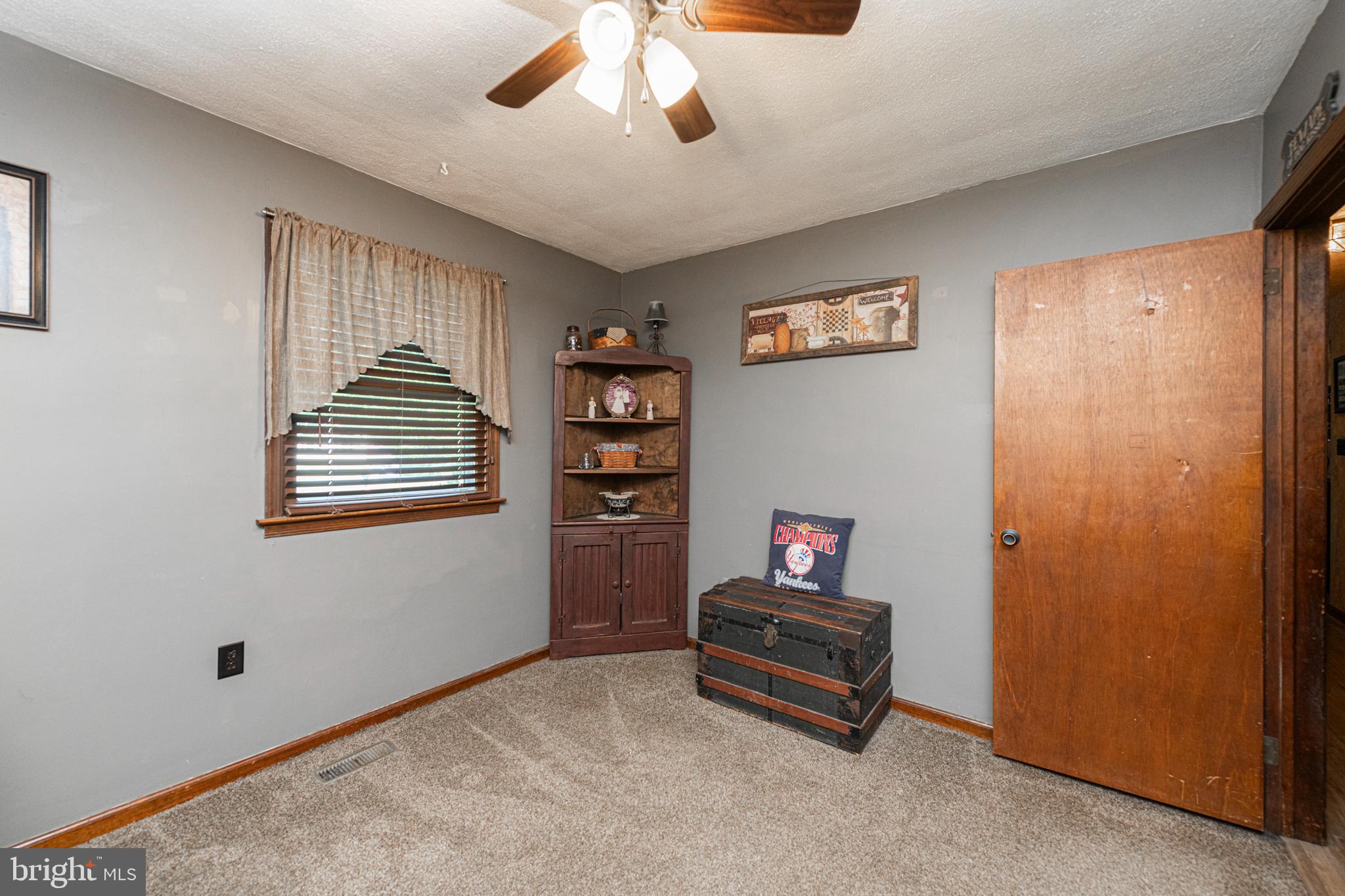 85 COUNTRY LANE