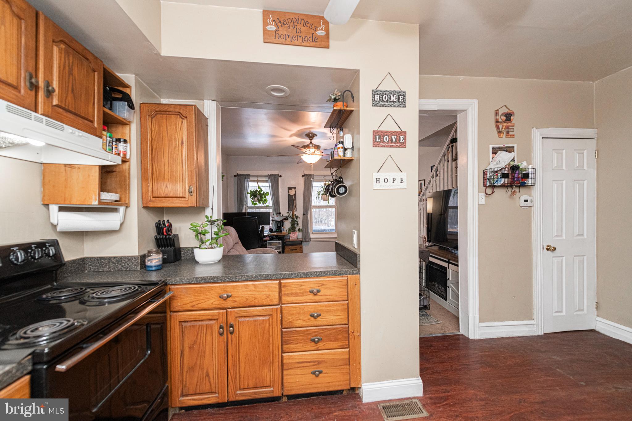 810 LATSHAW ROAD