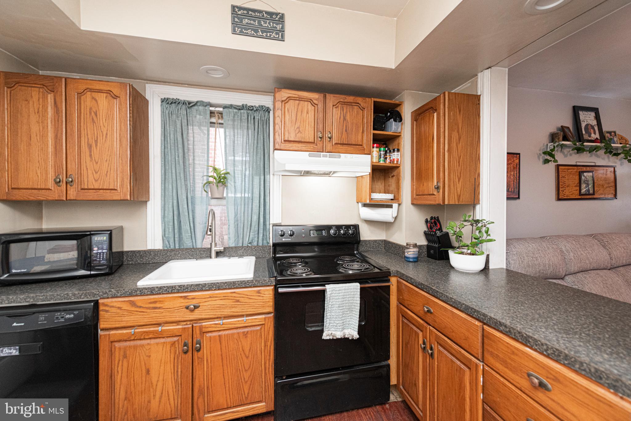 810 LATSHAW ROAD