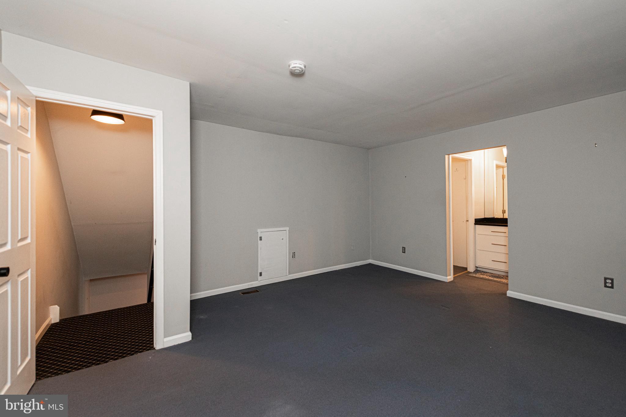 973 ROUNDHOUSE COURT