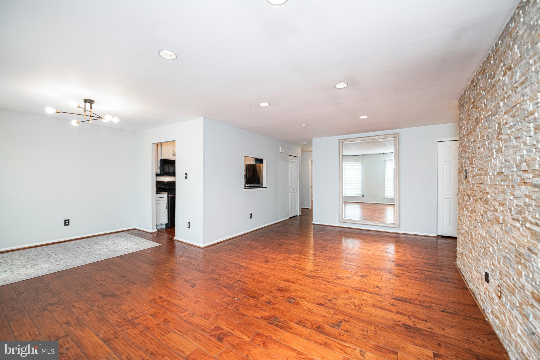 973 ROUNDHOUSE COURT