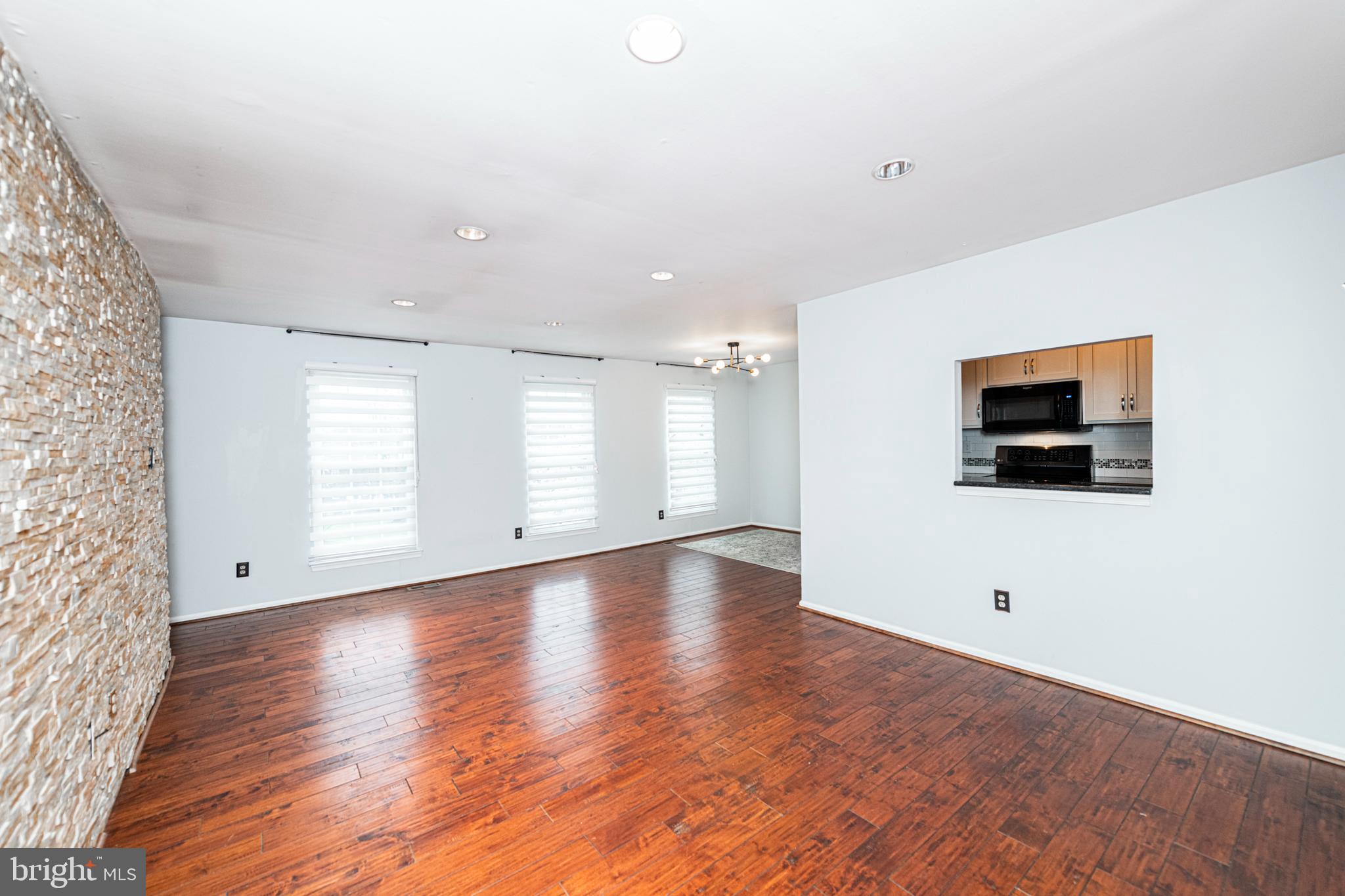 973 ROUNDHOUSE COURT