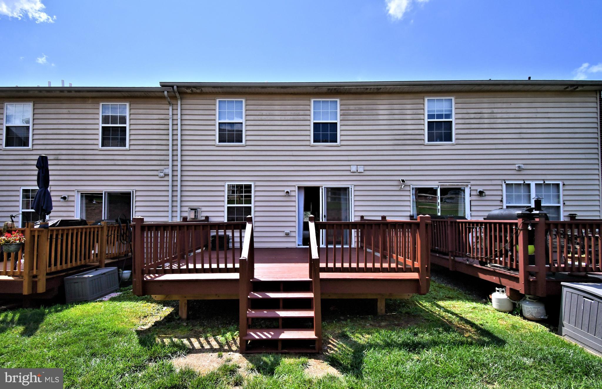 1055 BALLEY DRIVE
