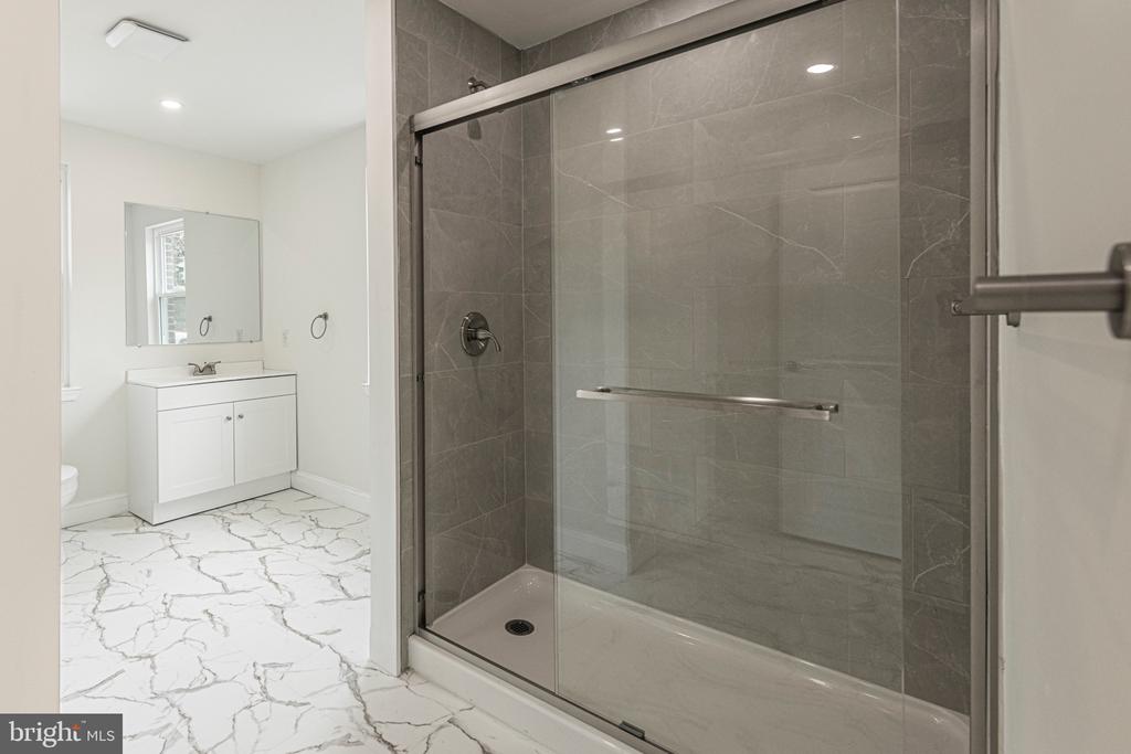 142 WYNDMOOR ROAD