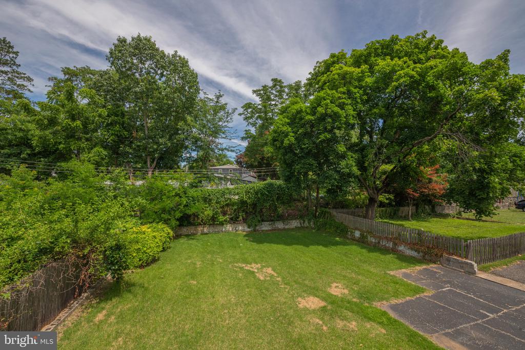 142 WYNDMOOR ROAD