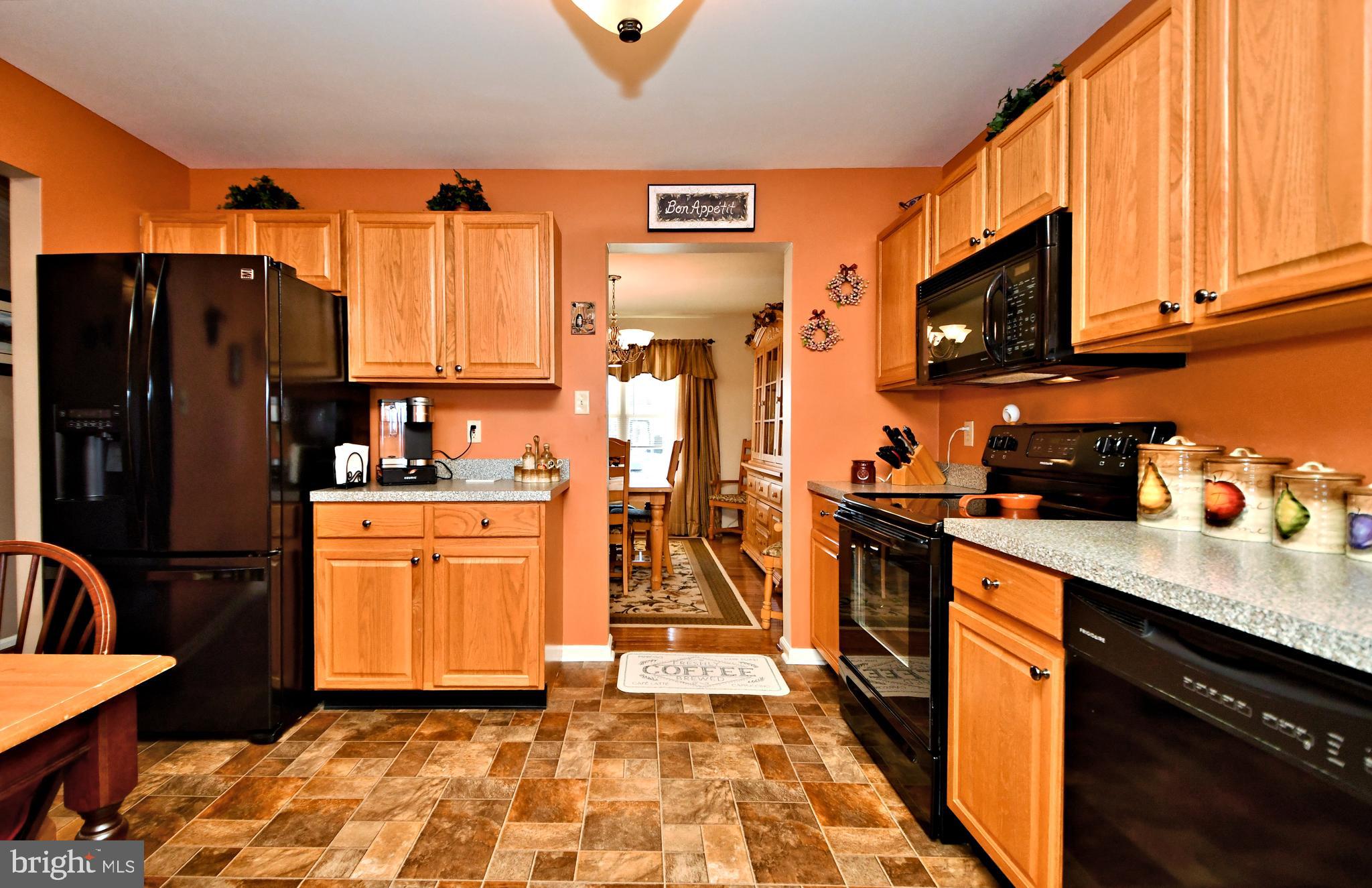 808 DOGWOOD LANE