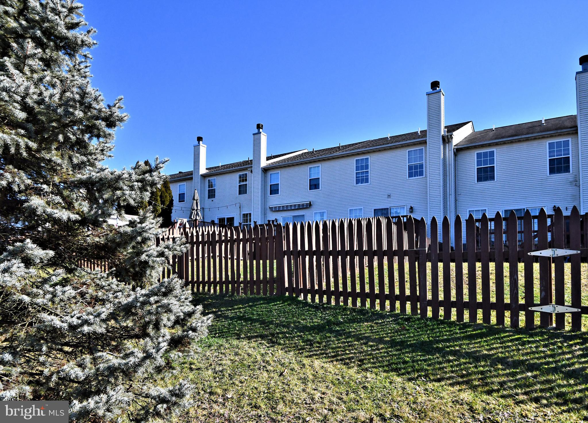 808 DOGWOOD LANE