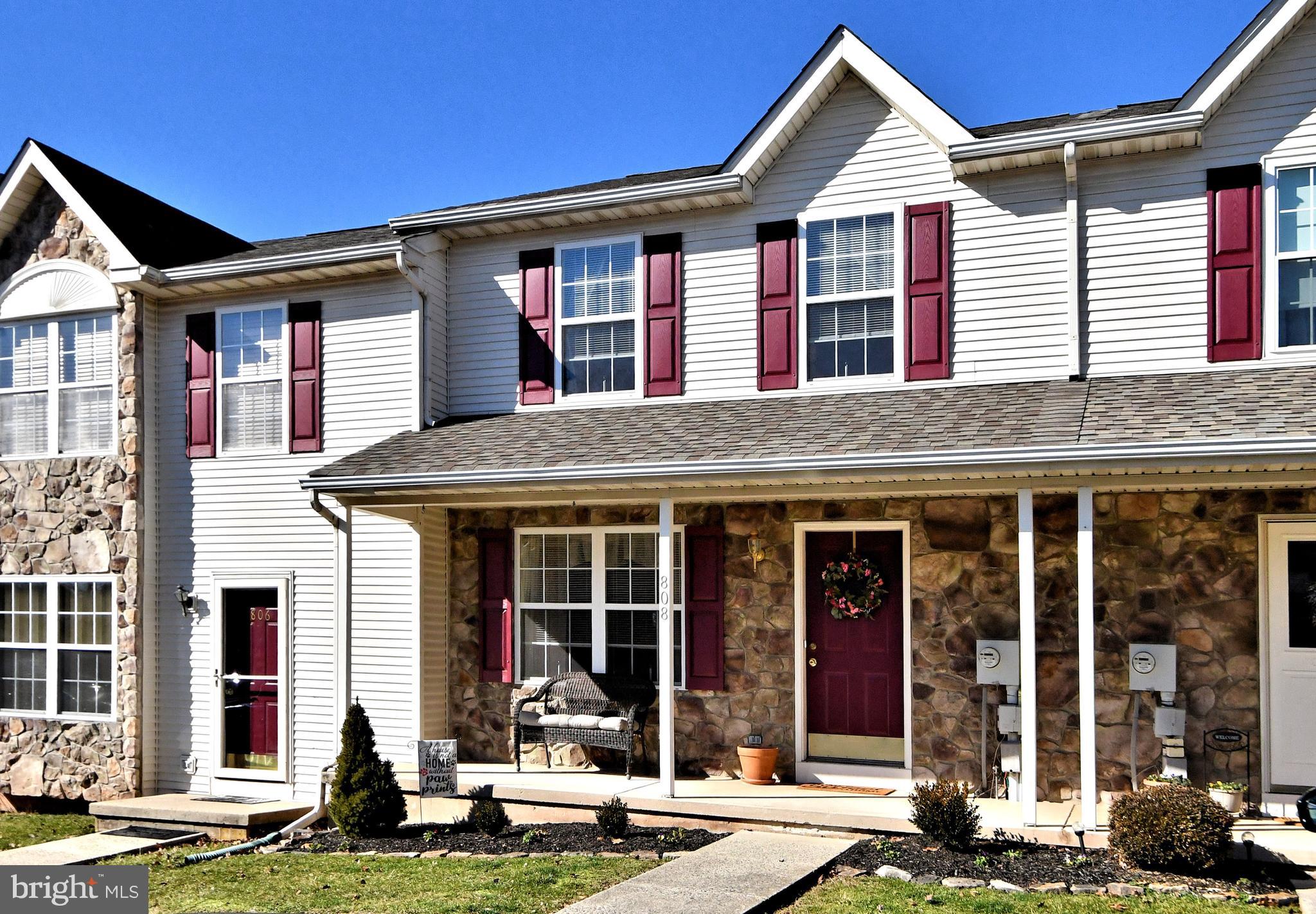 808 DOGWOOD LANE