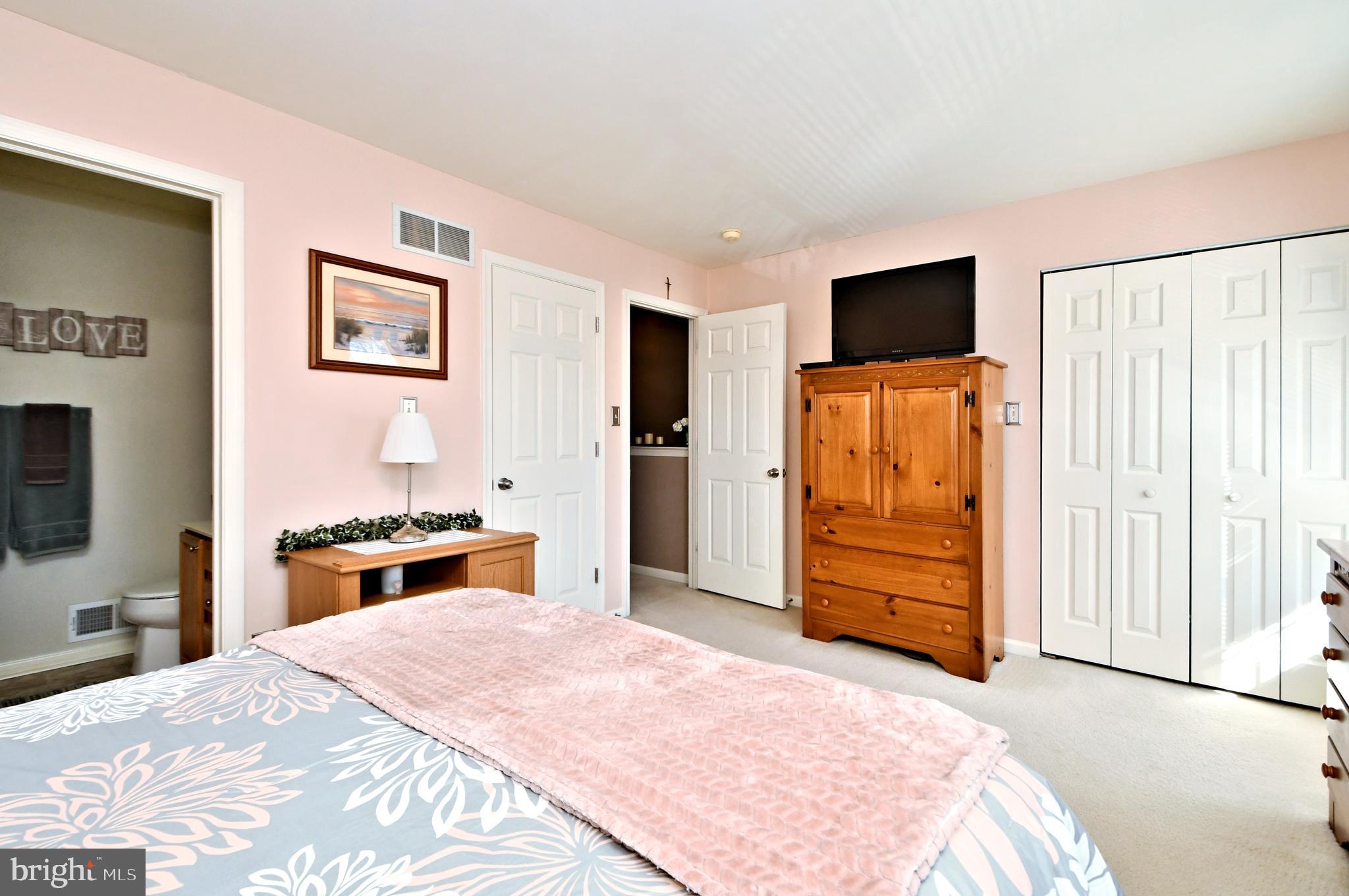 808 DOGWOOD LANE