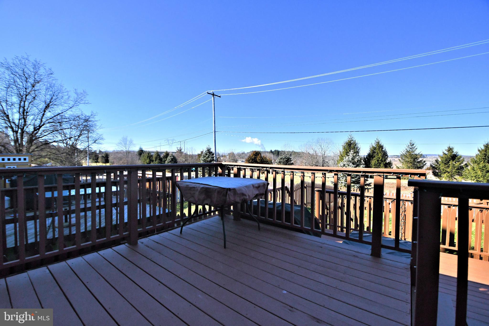 808 DOGWOOD LANE