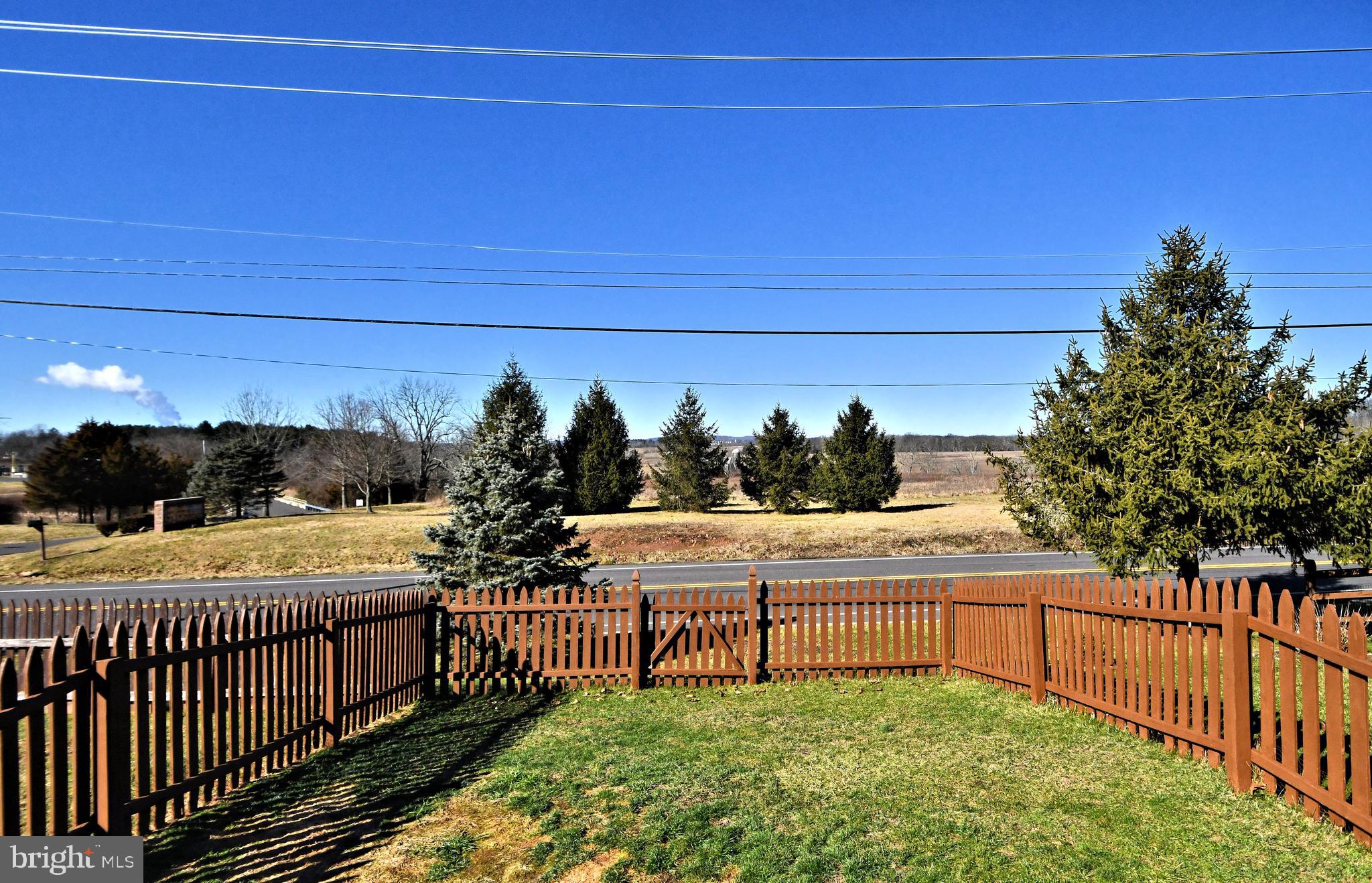 808 DOGWOOD LANE