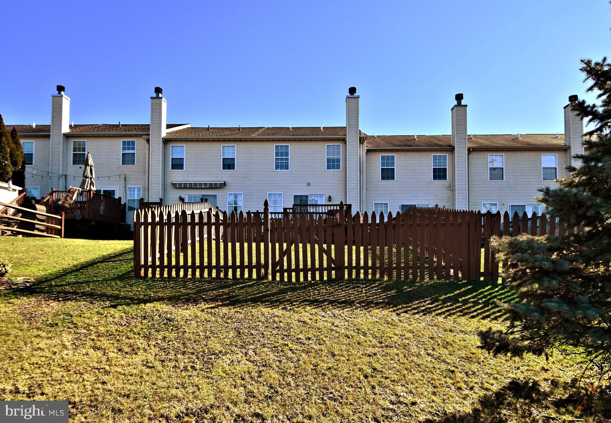 808 DOGWOOD LANE