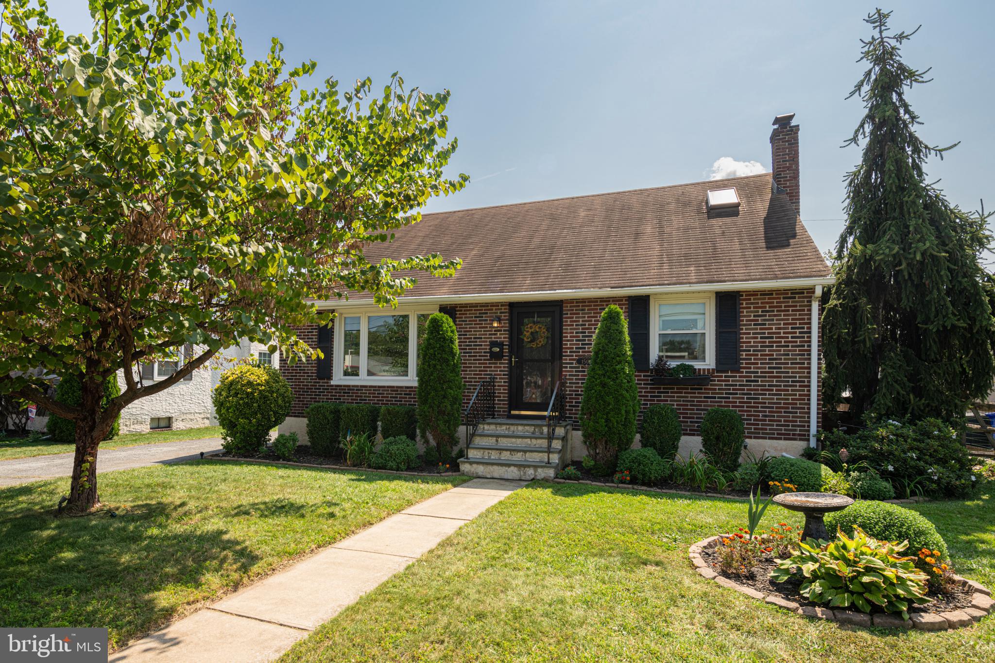 1506 SUNSET DRIVE