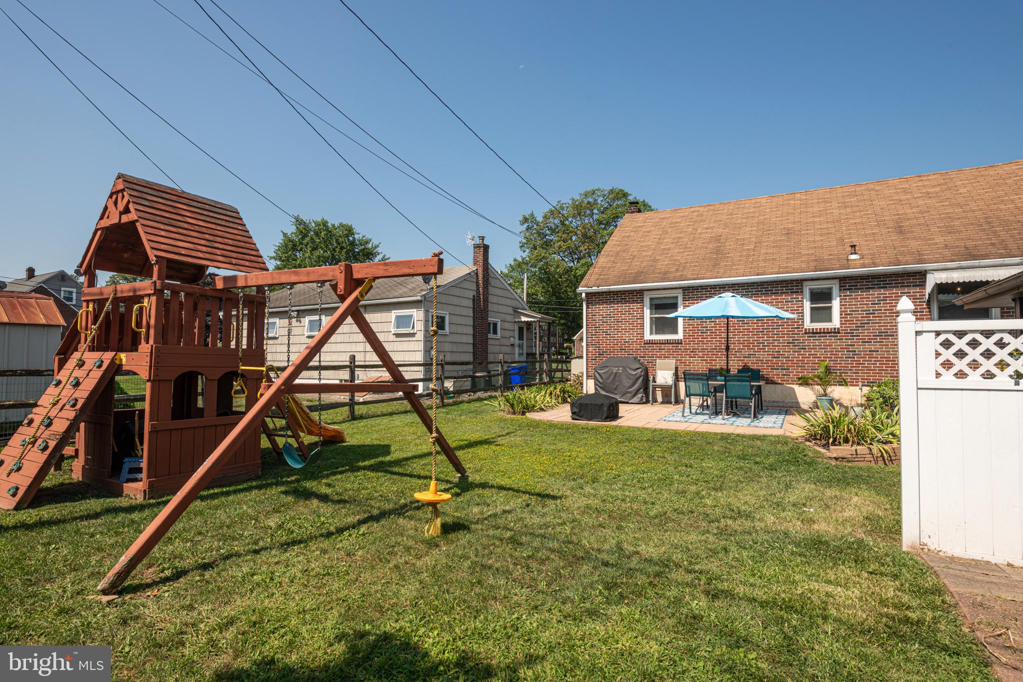 1506 SUNSET DRIVE