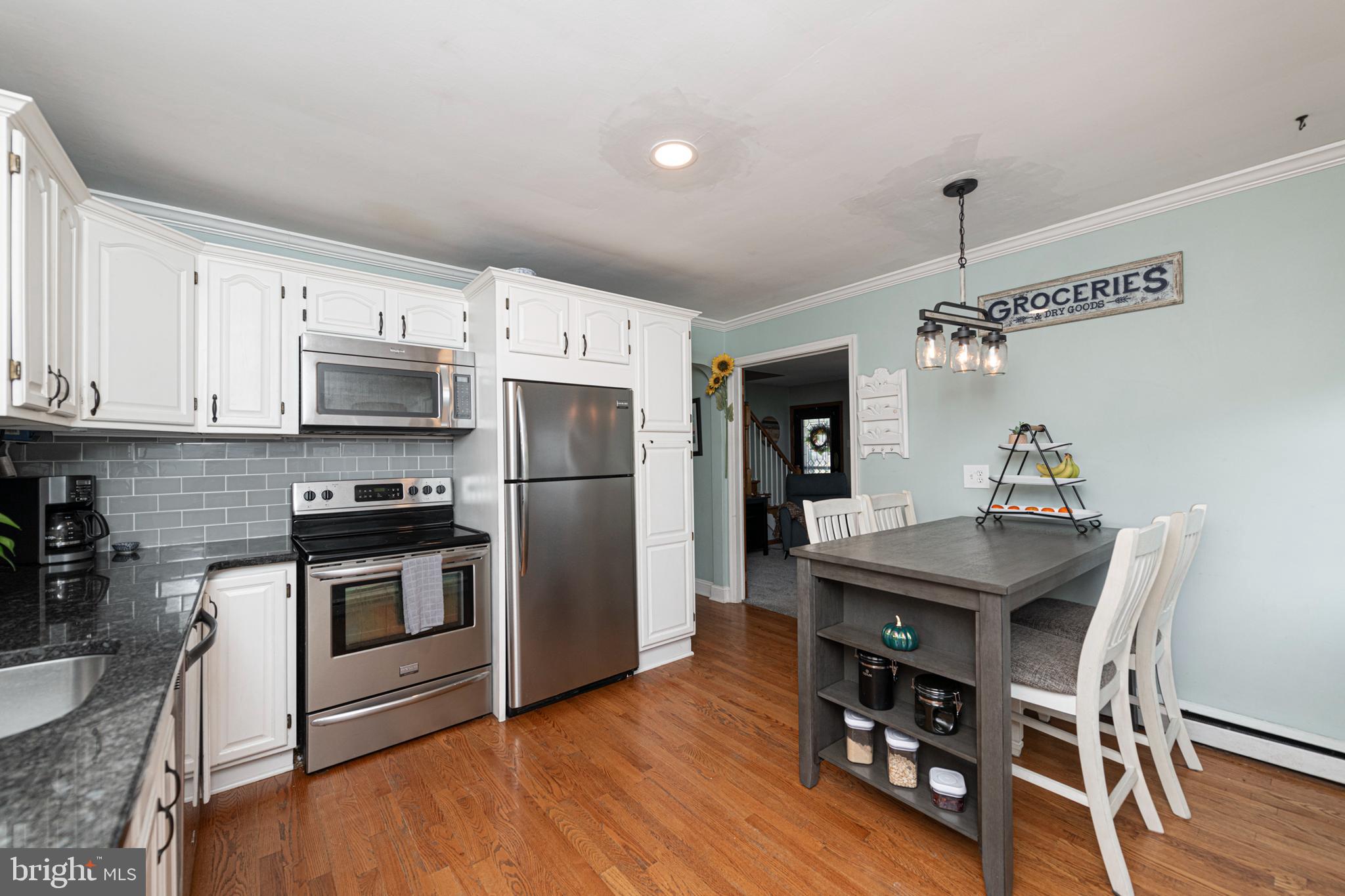 1506 SUNSET DRIVE