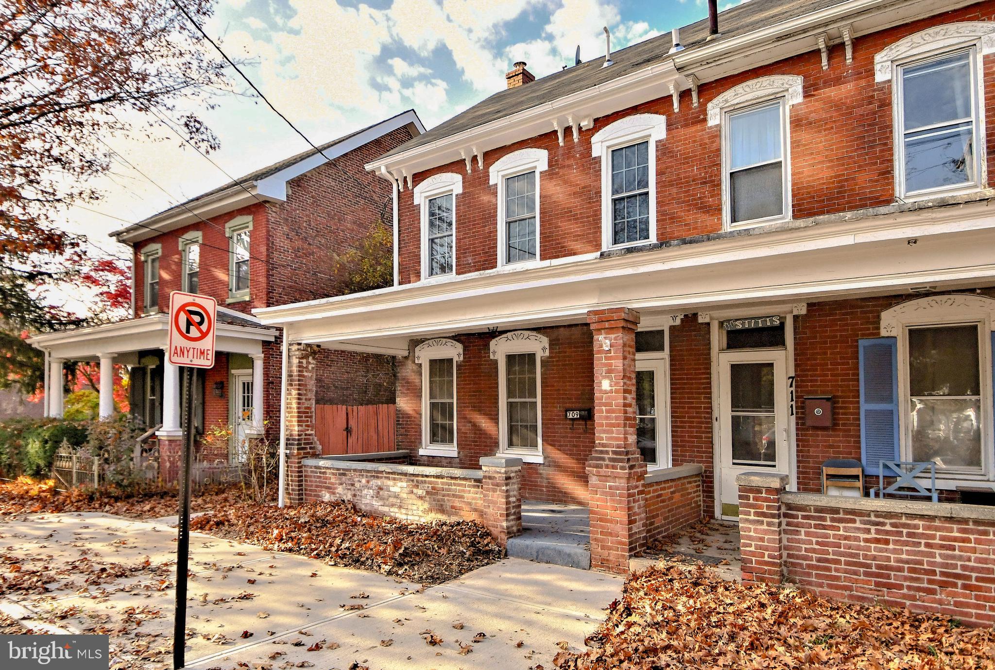 709 N CHARLOTTE STREET