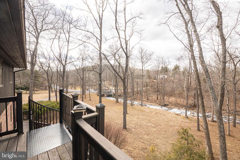 204 SILVERBROOK DRIVE