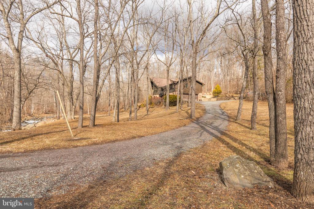 204 SILVERBROOK DRIVE