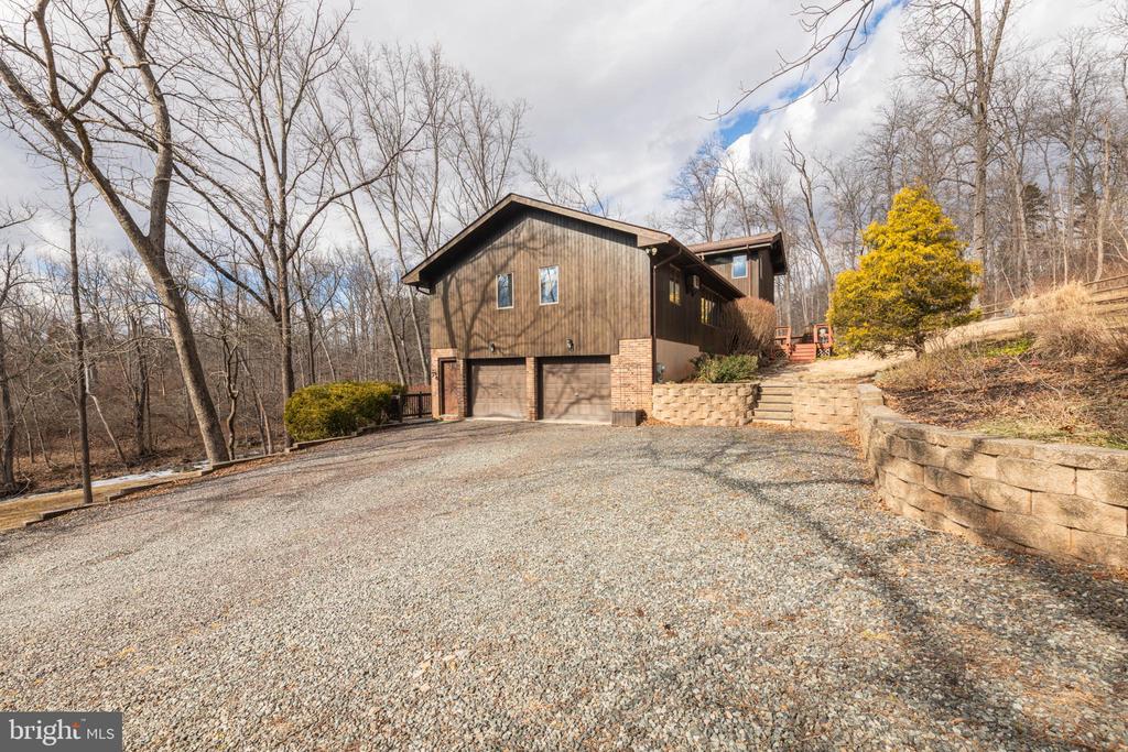 204 SILVERBROOK DRIVE