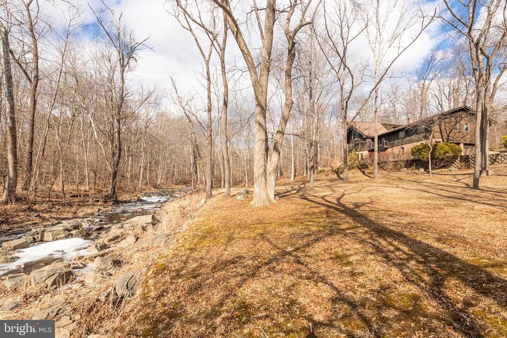 204 SILVERBROOK DRIVE