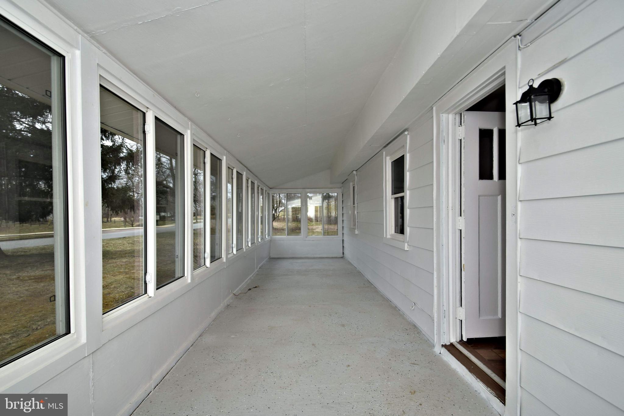 2749 WOODLAND AVE