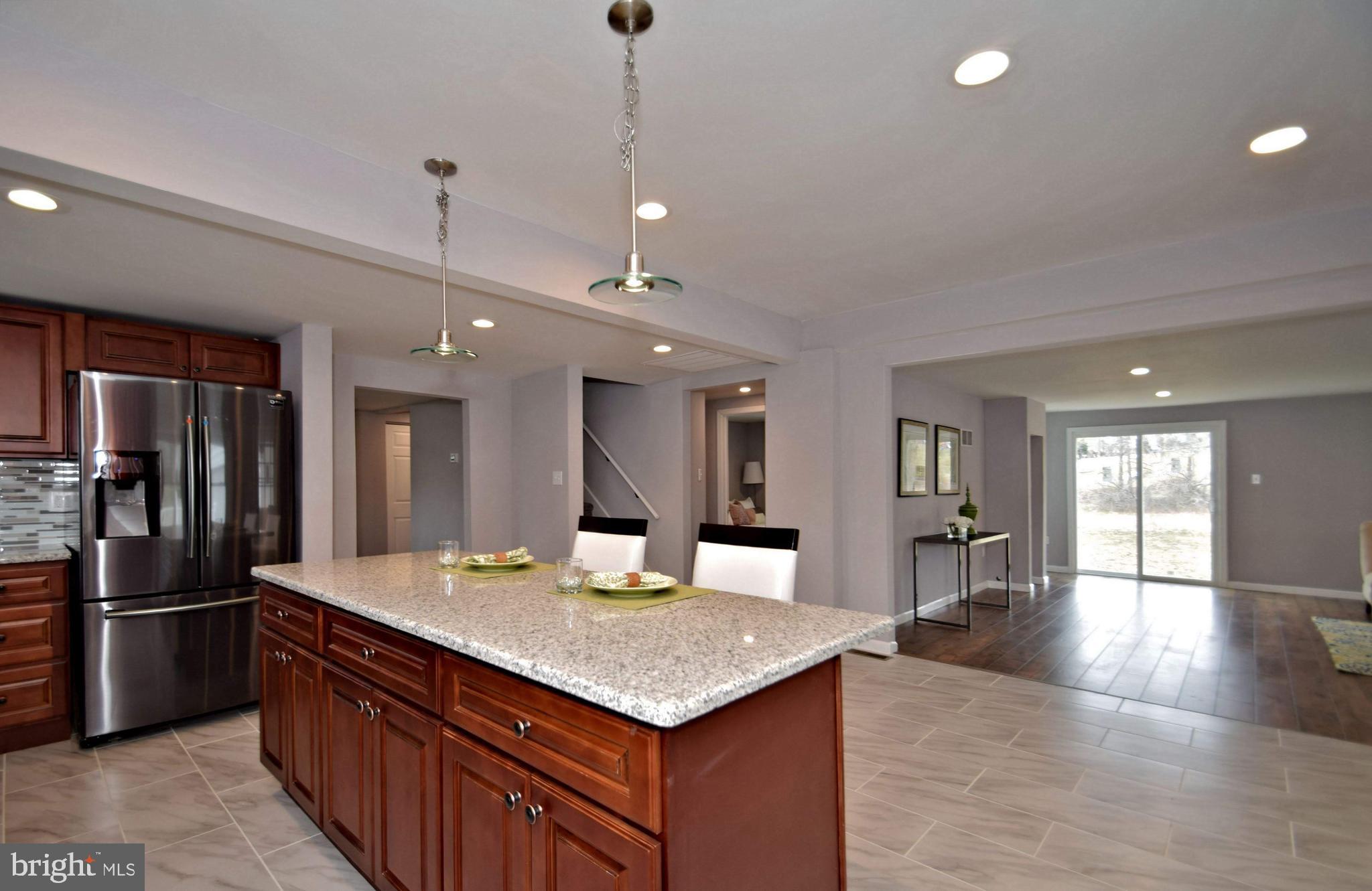 2749 WOODLAND AVE