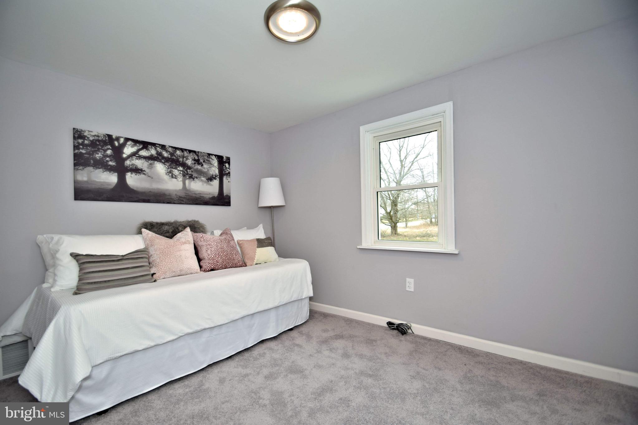 2749 WOODLAND AVE