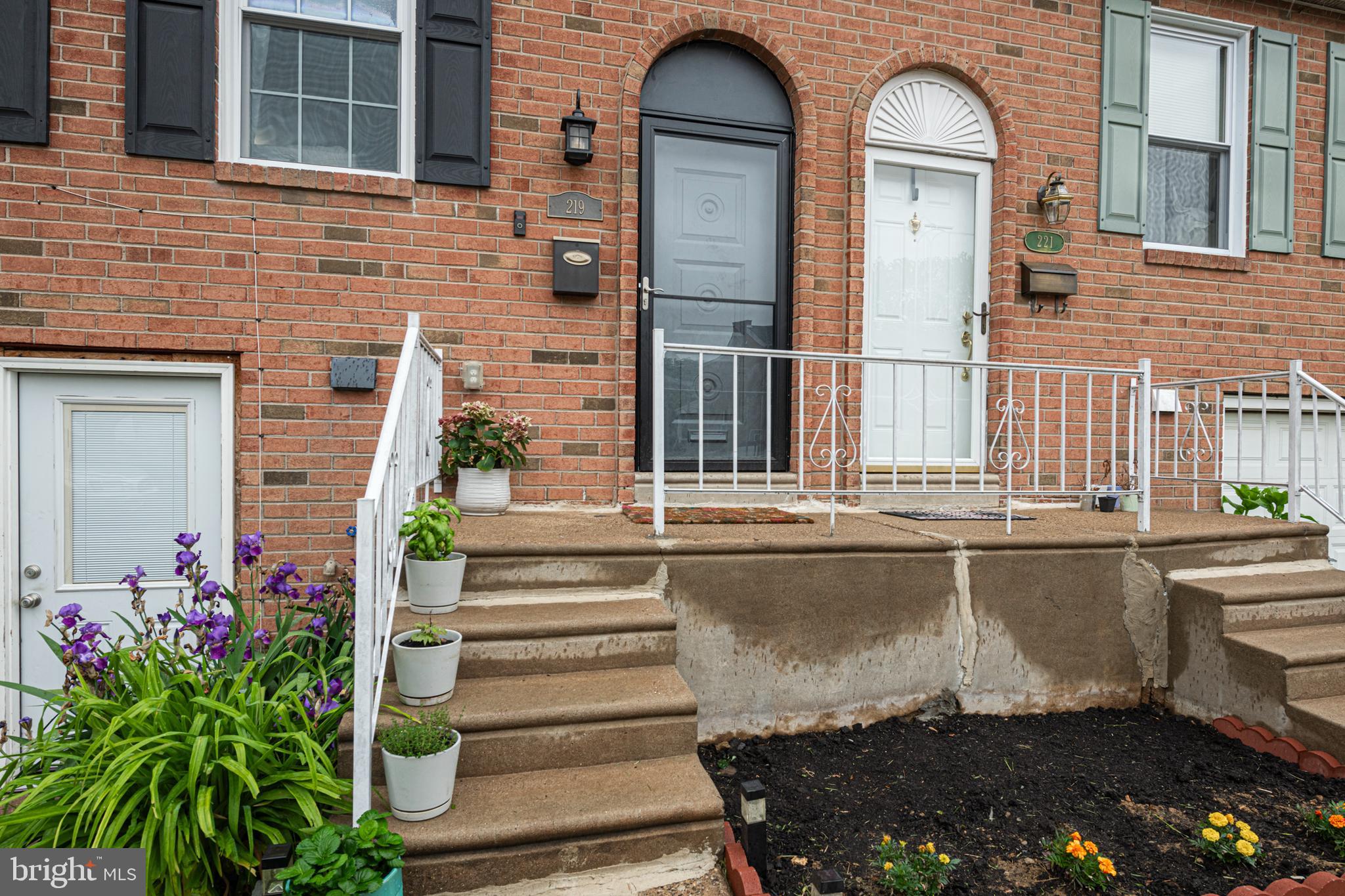 219 GOODFORD ROAD