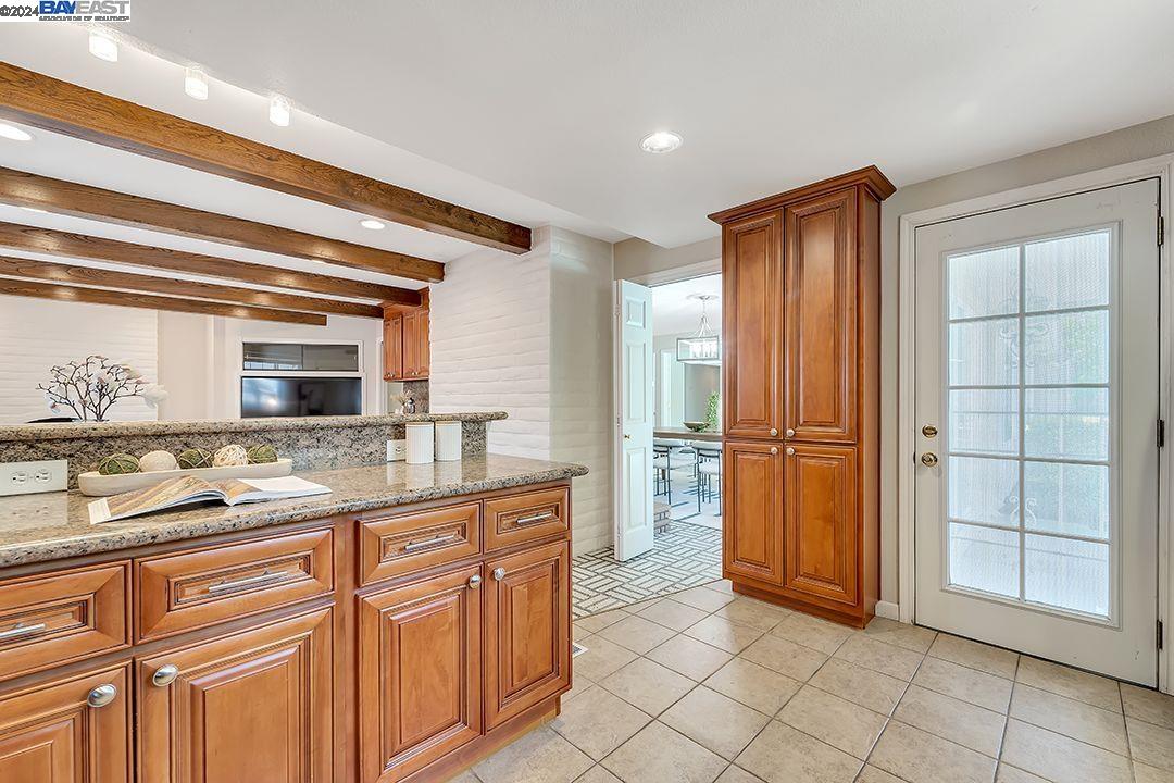 4405 Faulkner Dr